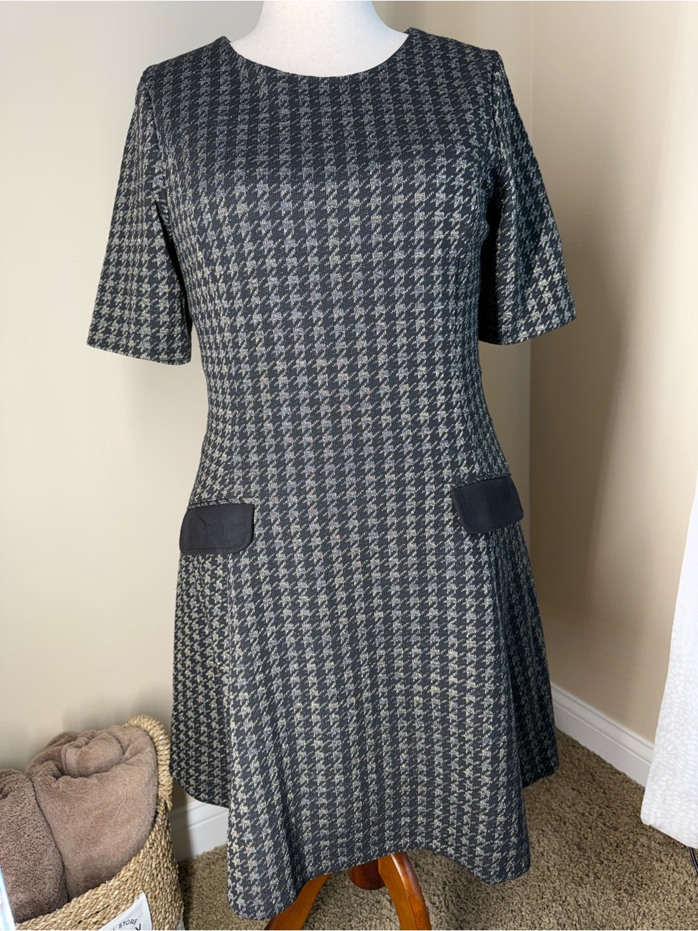 DKNY Black and Gray Houndstooth Short-Sleeve Mini Dress